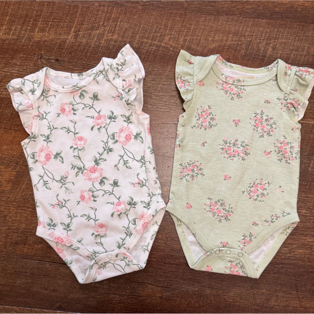 Tahari Baby Girl 0-3M Floral Bodysuit Set 2 Pc Ruffle Sleeve NWOT